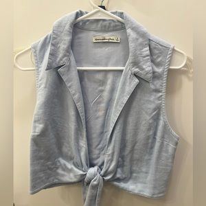 Worn Once; Cropped Tie Front Top; Size Small